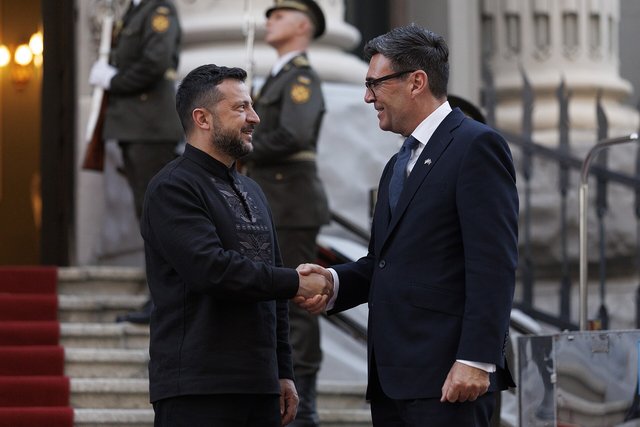 Andy Burnham meets Volodymyr Zelensky in Ukraine (photo by Number 10)