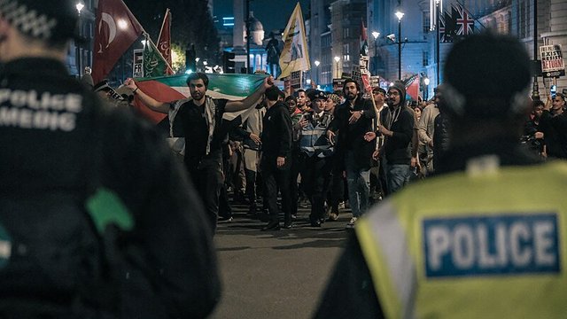 Palestine solidarity protestors, London October 2023 pic by Alisdare Hickson