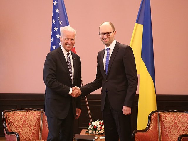 Vice President Joe Biden meets US’s man Ukrainian President Yatsenyuk in 2014 pic by US embassy